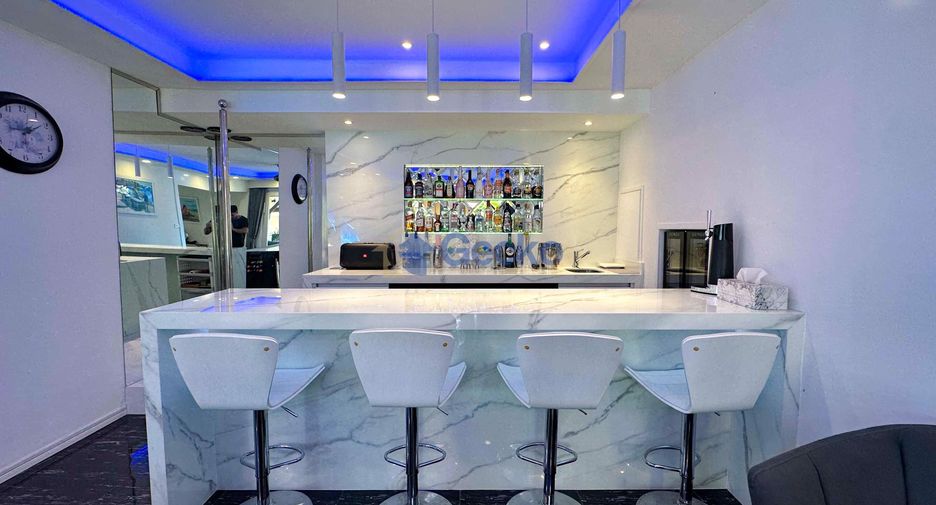 Haus zum Kauf mit 4 Zimmer in Bang Lamung, Chonburi