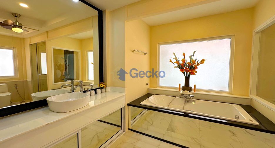 Haus zum Kauf mit 4 Zimmer in Bang Lamung, Chonburi