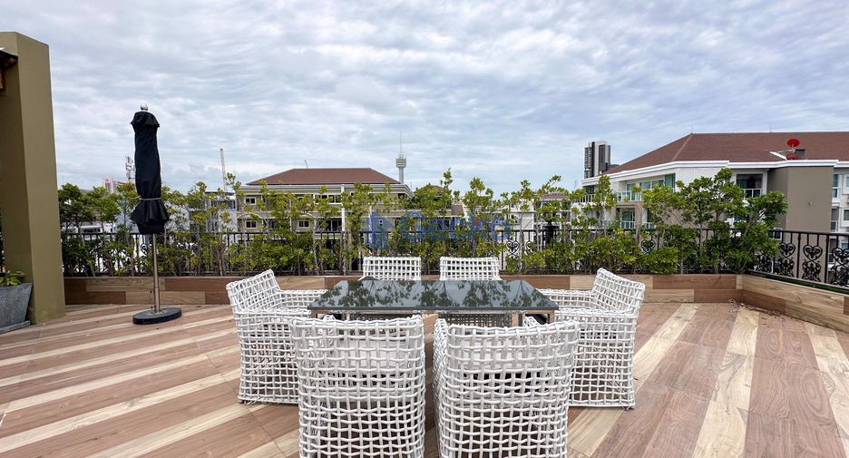 For sale 4 ベッドルーム condo in Pratumnak, Pattaya