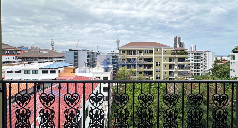 For sale 4 ベッドルーム condo in Pratumnak, Pattaya