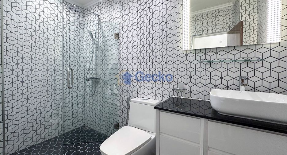 For sale 4 ベッドルーム condo in Pratumnak, Pattaya