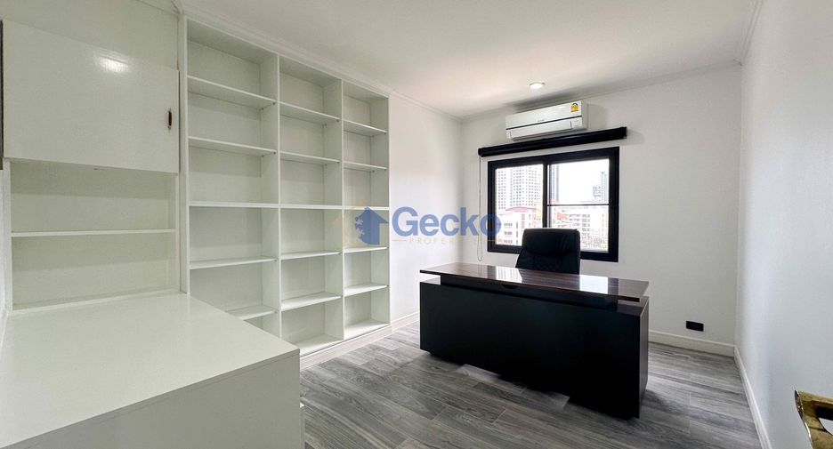 For sale 4 ベッドルーム condo in Pratumnak, Pattaya