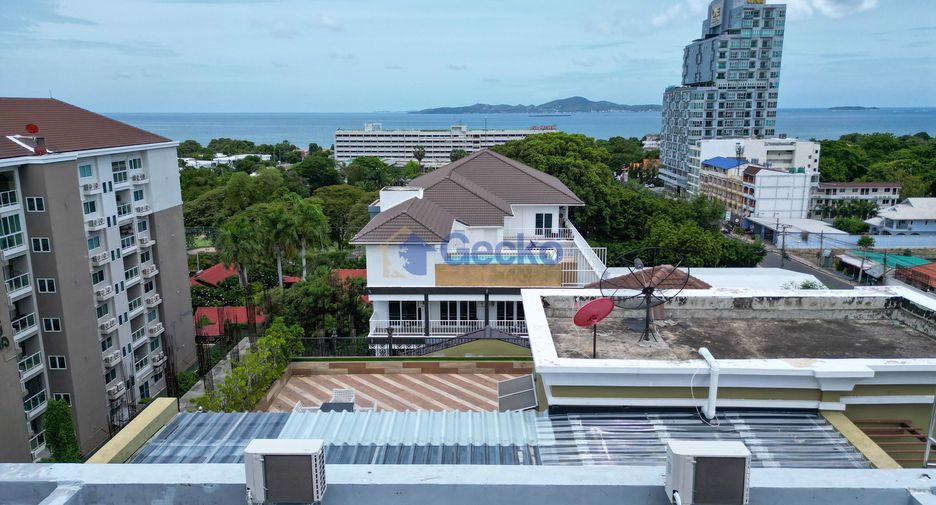 For sale 4 ベッドルーム condo in Pratumnak, Pattaya