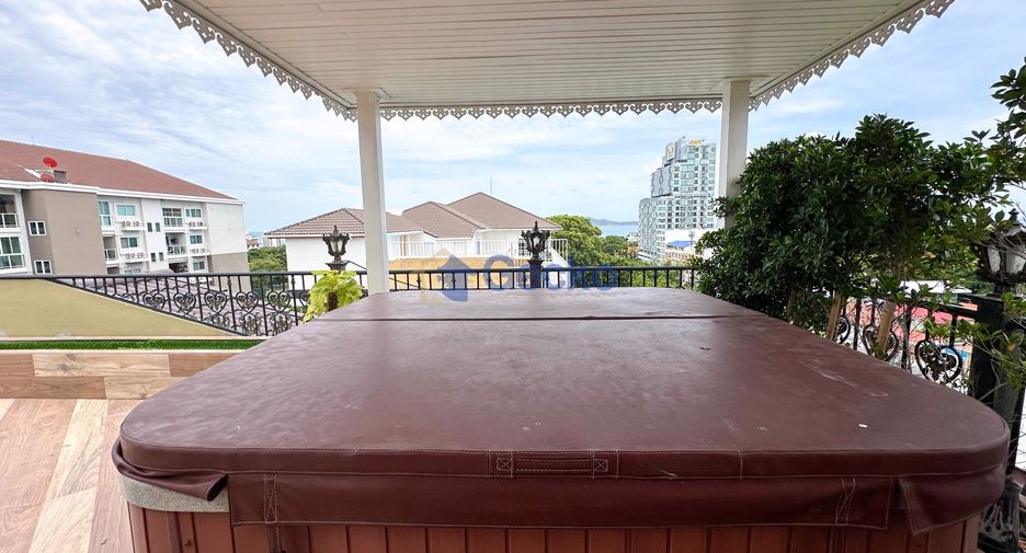 For sale 4 ベッドルーム condo in Pratumnak, Pattaya