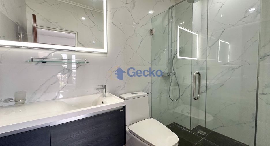 For sale 4 ベッドルーム condo in Pratumnak, Pattaya