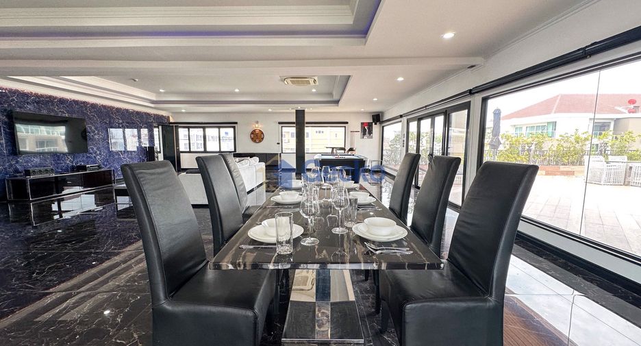 For sale 4 ベッドルーム condo in Pratumnak, Pattaya