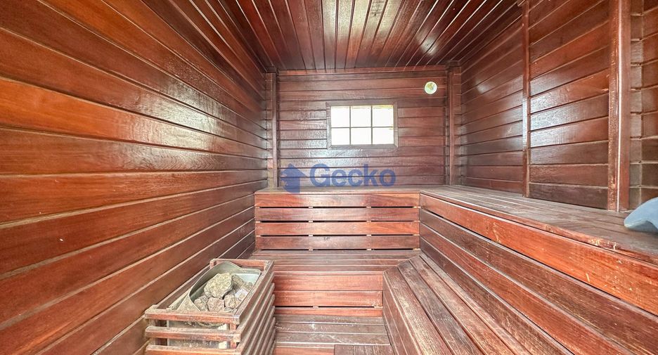 For sale 4 ベッドルーム condo in Pratumnak, Pattaya