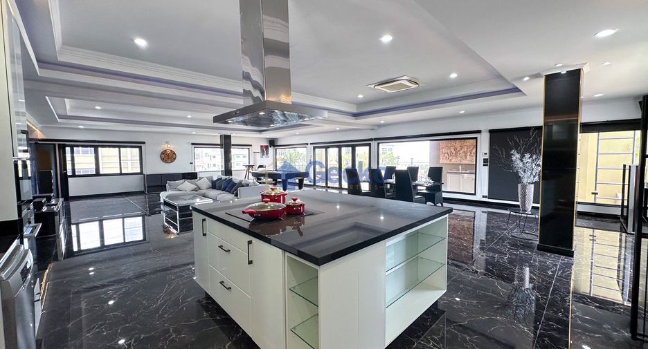 For sale 4 ベッドルーム condo in Pratumnak, Pattaya