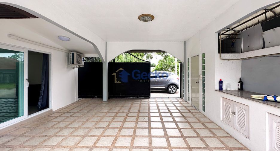 For sale 4 bedrooms house in Bang Lamung, Chonburi