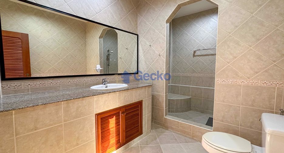 For sale 4 bedrooms house in Bang Lamung, Chonburi
