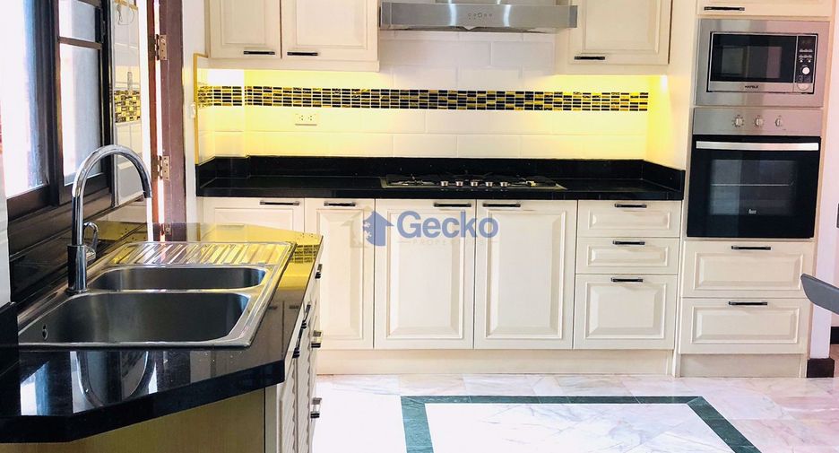 For rent 3 bedrooms house in East Pattaya, Pattaya