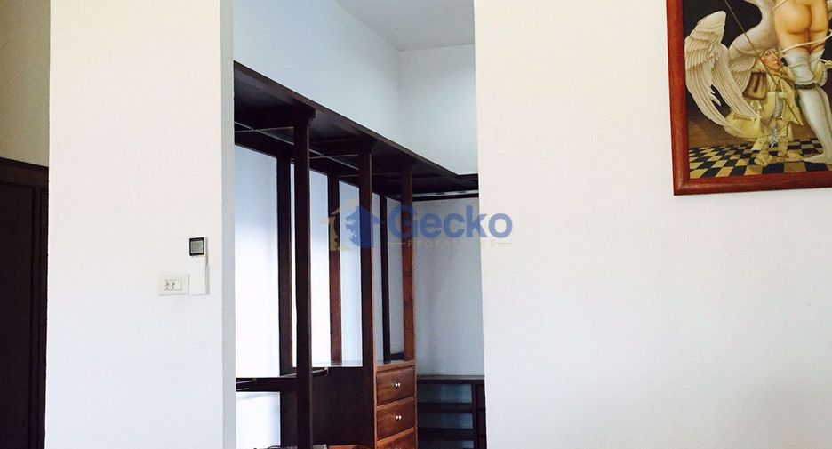 For rent 3 bedrooms house in East Pattaya, Pattaya