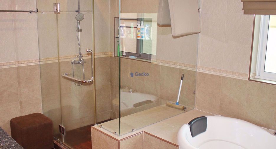 For sale 4 ベッドルーム house in East Pattaya, Pattaya