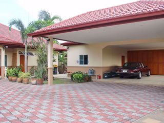 Haus zum Kauf mit 4 Zimmer in Bang Lamung, Chonburi
