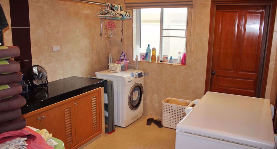 For sale 4 ベッドルーム house in East Pattaya, Pattaya