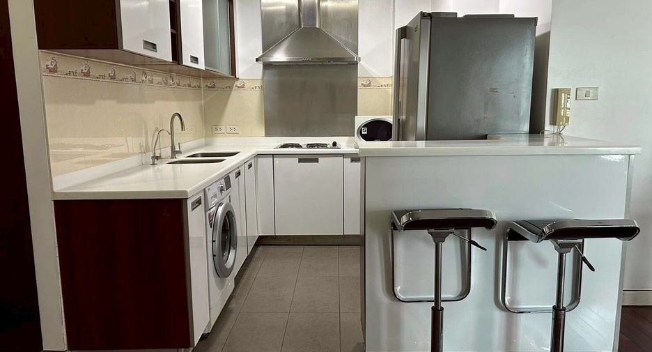 For rent 2 bedrooms condo in Watthana, Bangkok