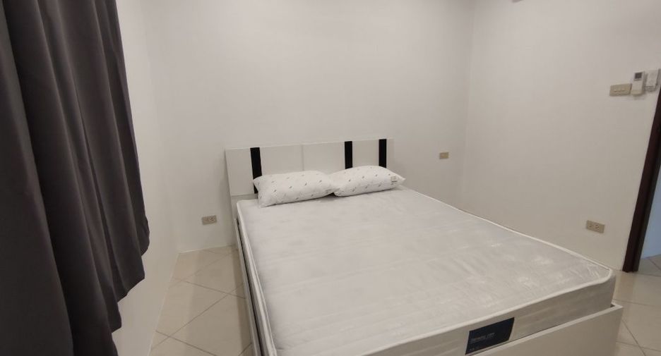 For sale 3 bedrooms condo in Pratumnak, Pattaya