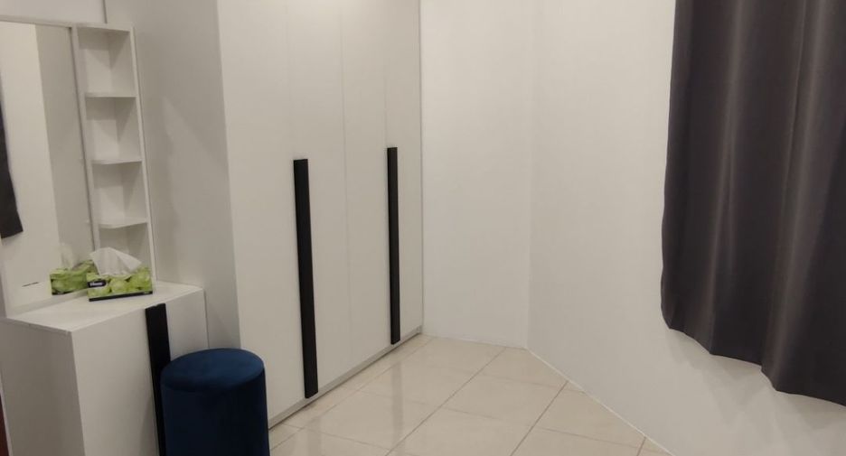 For sale 3 bedrooms condo in Pratumnak, Pattaya