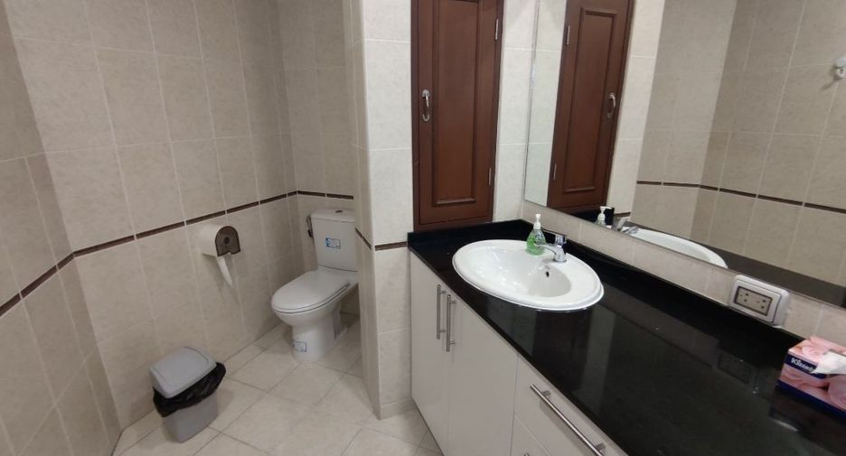 For sale 3 bedrooms condo in Pratumnak, Pattaya