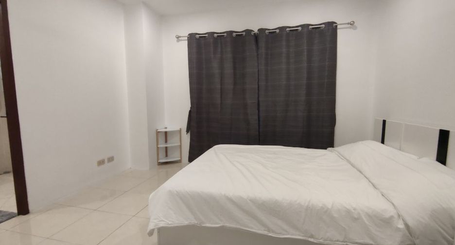For sale 3 bedrooms condo in Pratumnak, Pattaya