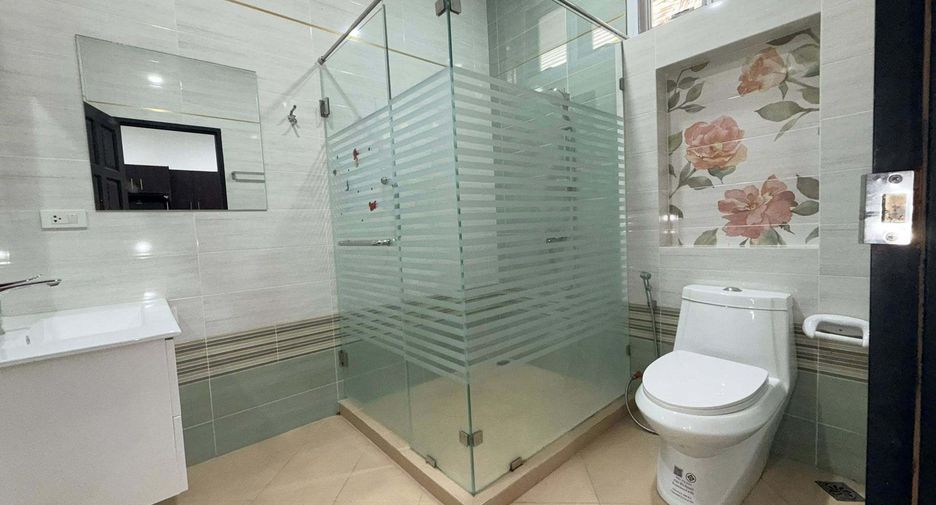 À vendre 3 chambres villa à Huay Yai, Pattaya