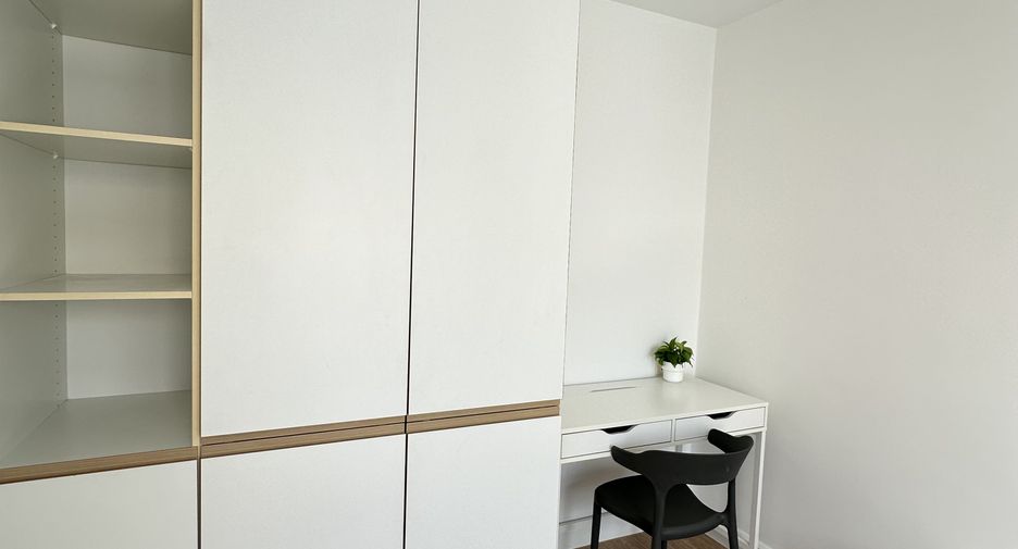 For sale 1 bed condo in Khlong Toei, Bangkok