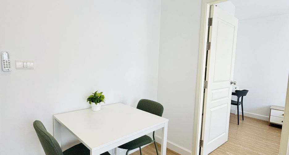 For sale 1 bed condo in Khlong Toei, Bangkok