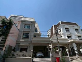 Reihenhaus zur Miete mit 4 Zimmer in Suan Luang, Bangkok