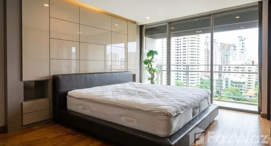 ให้เช่า 3 ห้องนอน คอนโด ใน คลองเตย, กรุงเทพฯ