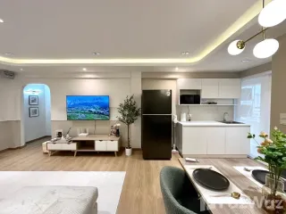 For rent 2 bedrooms condo in Huai Khwang, Bangkok