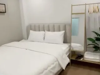 For rent 2 bedrooms condo in Huai Khwang, Bangkok