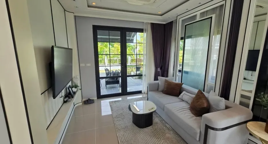 Casa en alquiler de 3 habitaciones en Bang Phli, Samut Prakan