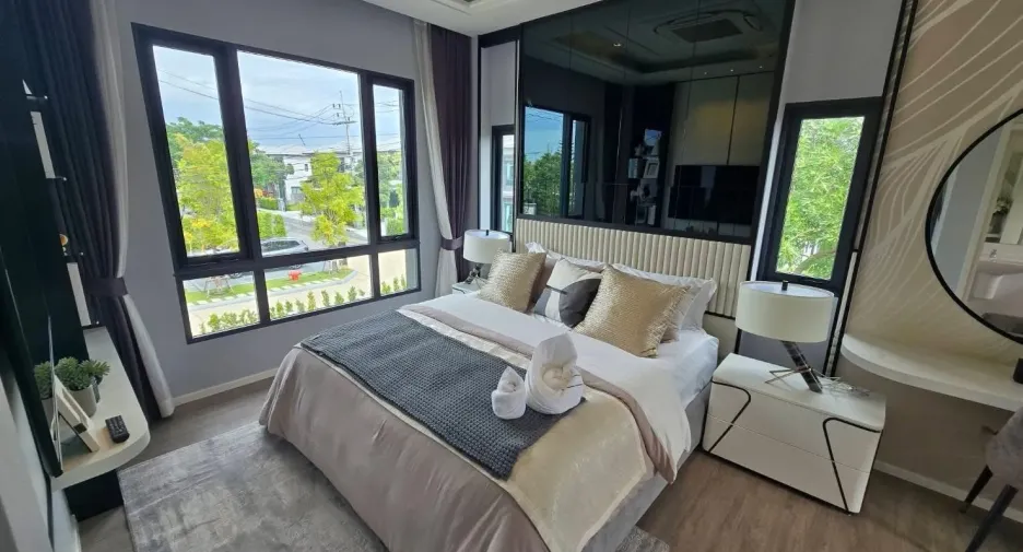 Casa en alquiler de 3 habitaciones en Bang Phli, Samut Prakan