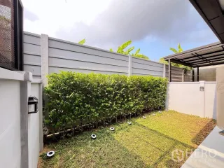 For rent 3 bedrooms townhouse in Bang Phli, Samut Prakan