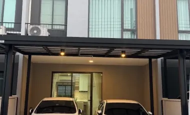 For rent 3 bedrooms townhouse in Bang Phli, Samut Prakan