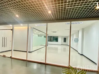Büro zur Miete in Khlong Toei, Bangkok
