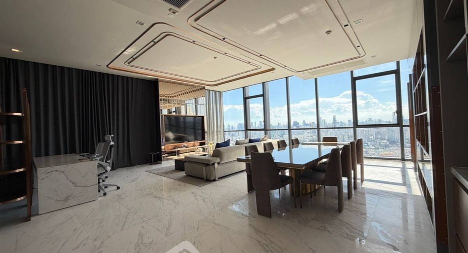 For sale 3 bedrooms condo in Watthana, Bangkok