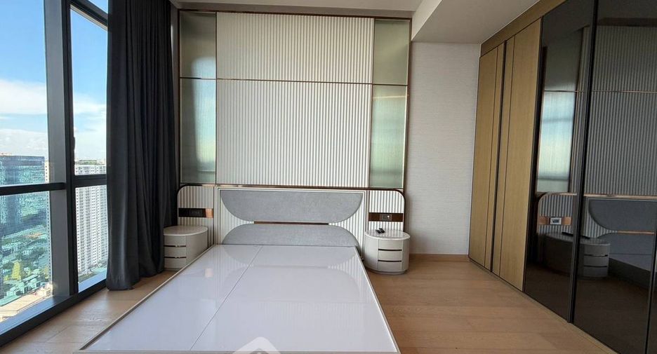 For sale 3 bedrooms condo in Watthana, Bangkok