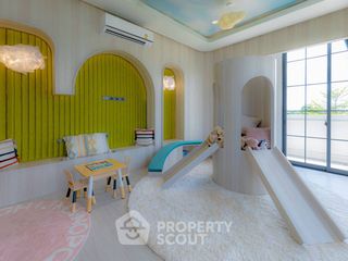 For sale 4 bedrooms house in Lat Krabang, Bangkok