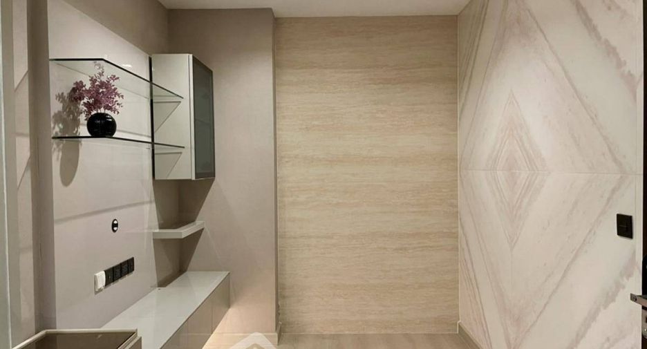 For sale 2 bedrooms condo in Phaya Thai, Bangkok
