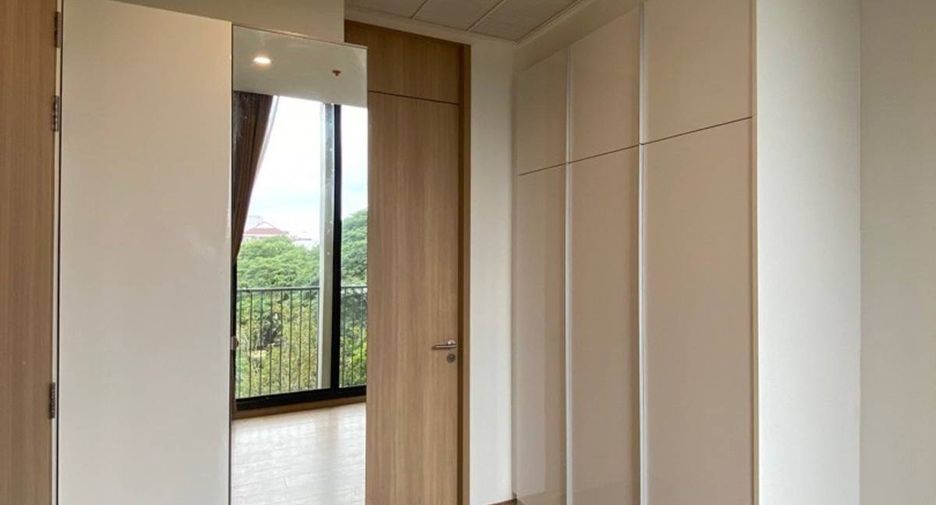 For sale 1 bed condo in Khlong Toei, Bangkok