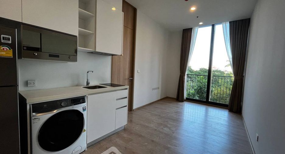 For sale 1 bed condo in Khlong Toei, Bangkok