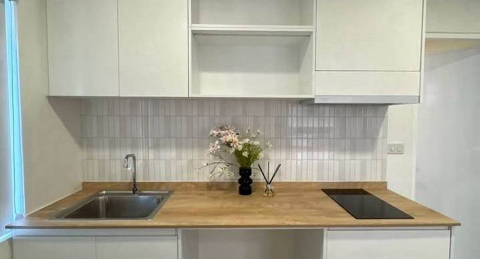For sale 2 bedrooms condo in Wang Thonglang, Bangkok