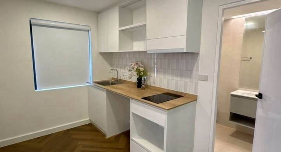 For sale 2 bedrooms condo in Wang Thonglang, Bangkok
