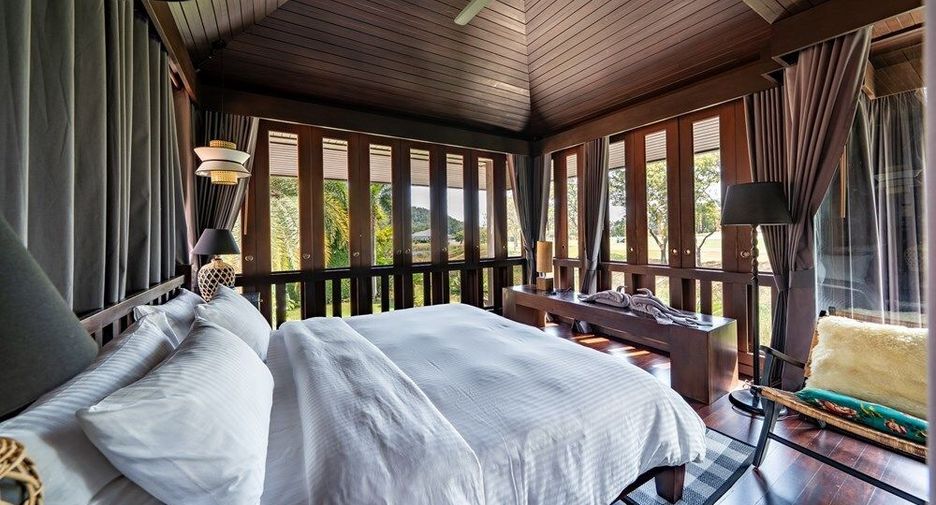 For sale 5 bedrooms villa in Cha Am, Phetchaburi