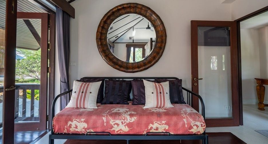 For sale 5 bedrooms villa in Cha Am, Phetchaburi
