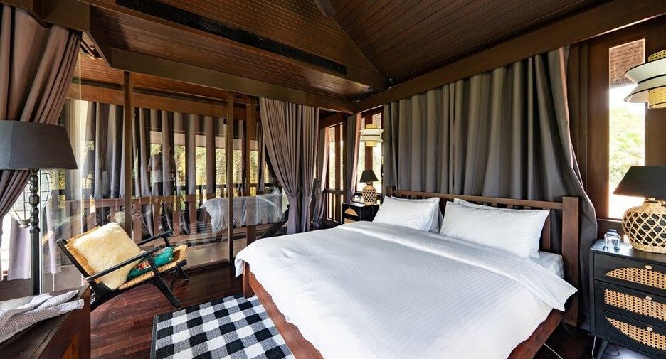 For sale 5 bedrooms villa in Cha Am, Phetchaburi
