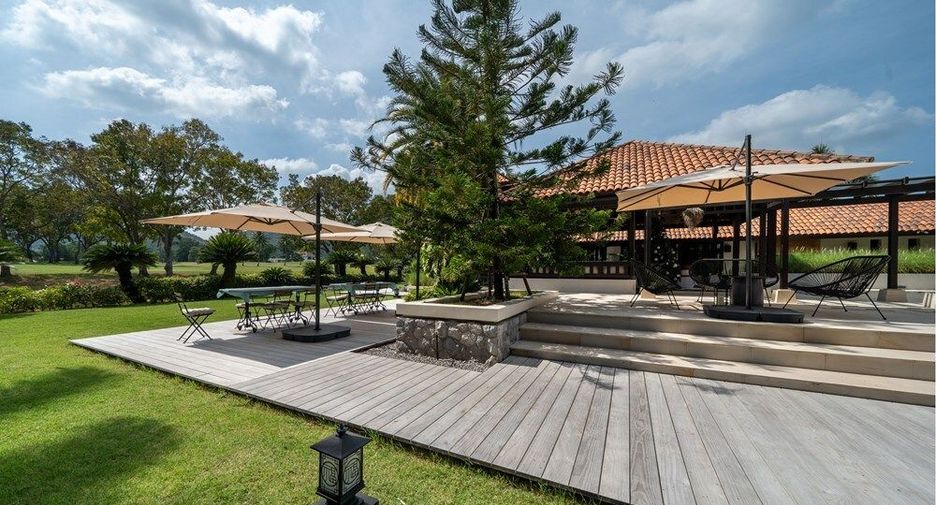 For sale 5 bedrooms villa in Cha Am, Phetchaburi