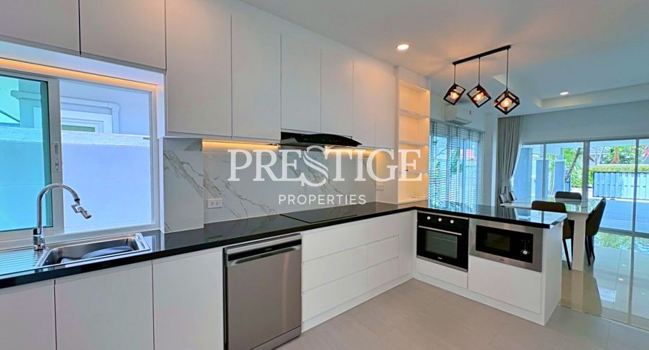 For sale 4 bedrooms house in Huay Yai, Pattaya