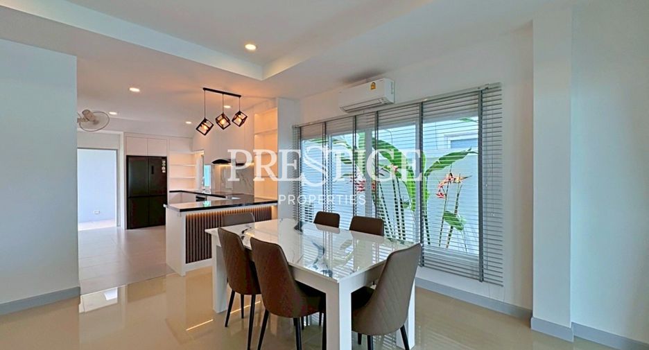 For sale 4 bedrooms house in Huay Yai, Pattaya